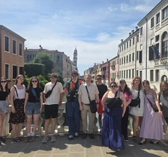 Group of students in Italy