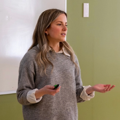 student presenting research